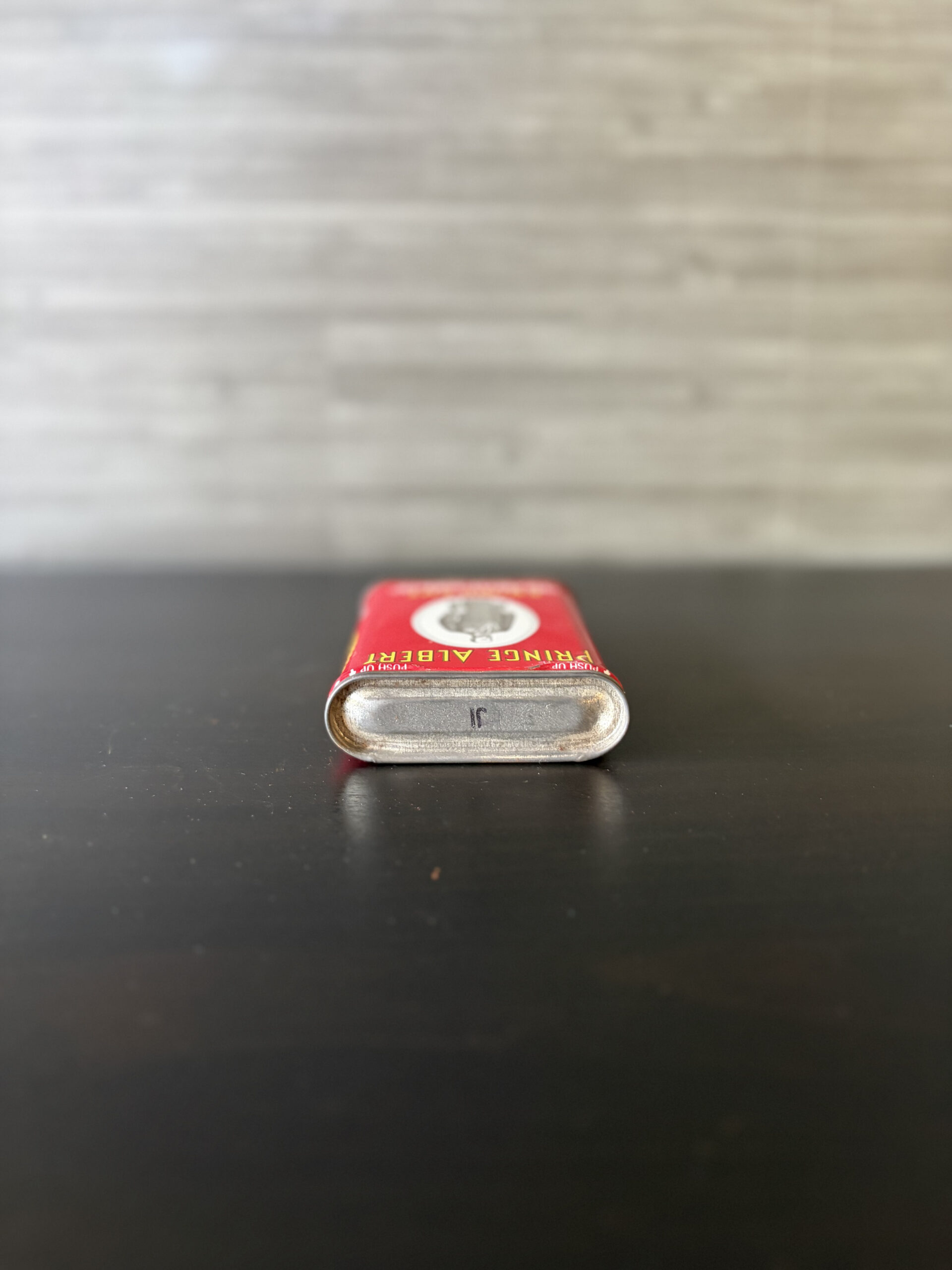 vintage prince albert crimp cut 1½ oz pocket tobacco tin old timer knives offer vintage prince albert crimp cut 1½ oz pocket tobacco tin old timer knives offer