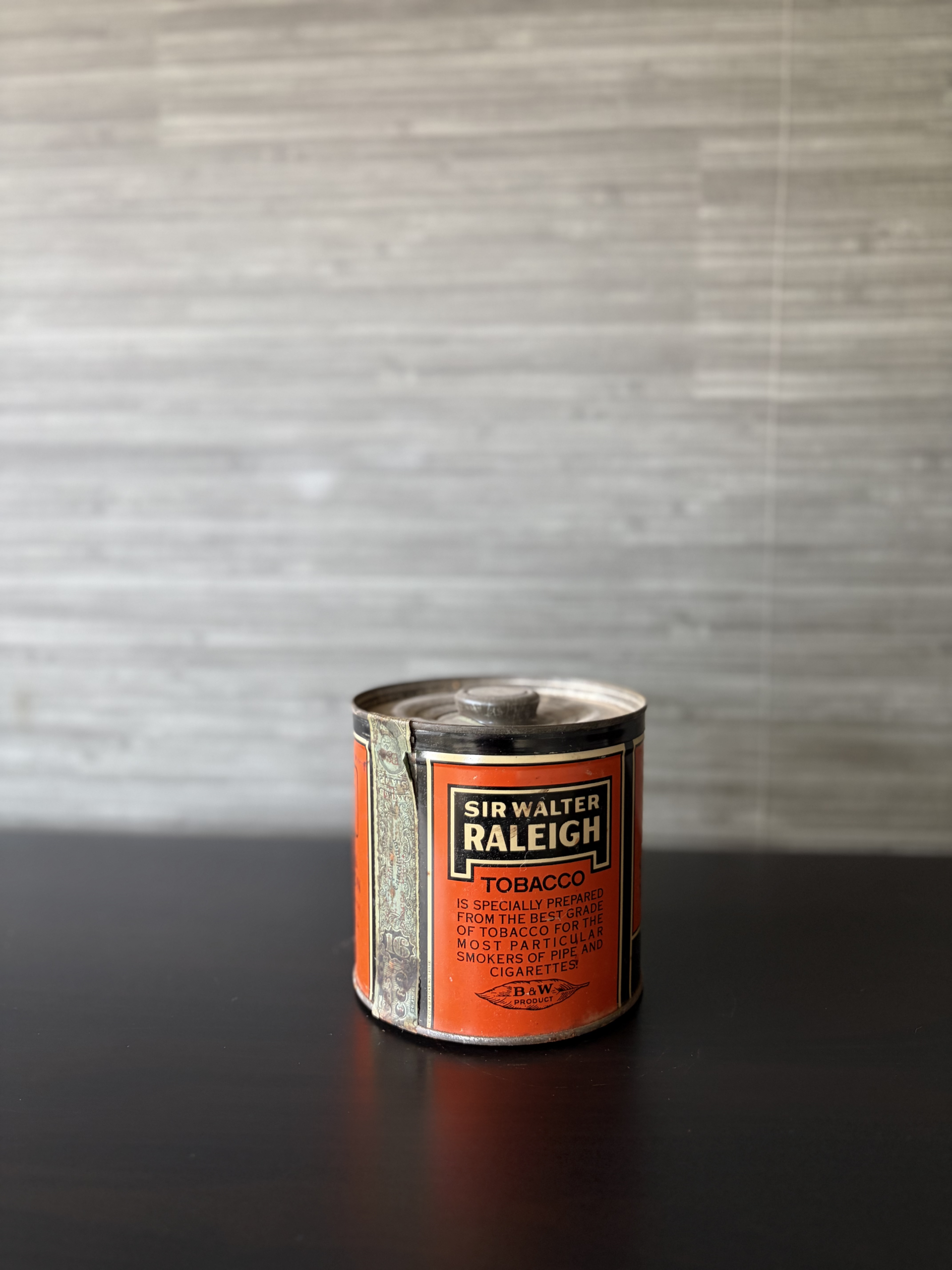 vintage sir walter raleigh smoking tobacco tin brown & williamson vintage sir walter raleigh smoking tobacco tin brown & williamson