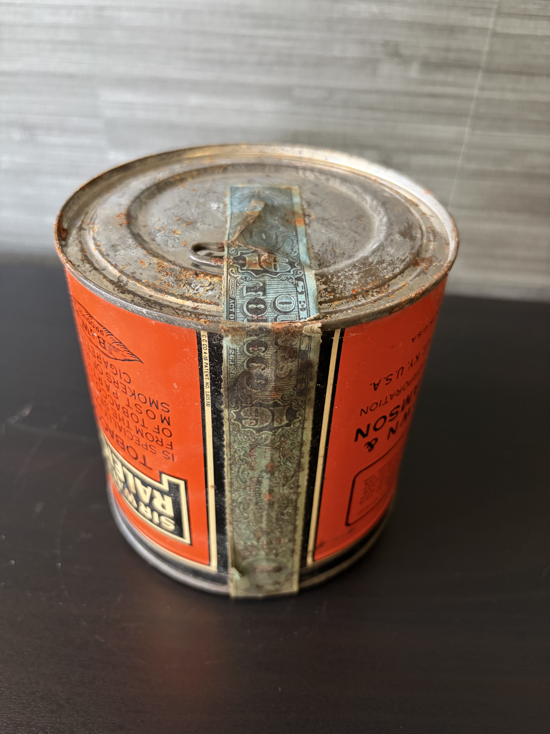 vintage sir walter raleigh smoking tobacco tin brown & williamson vintage sir walter raleigh smoking tobacco tin brown & williamson