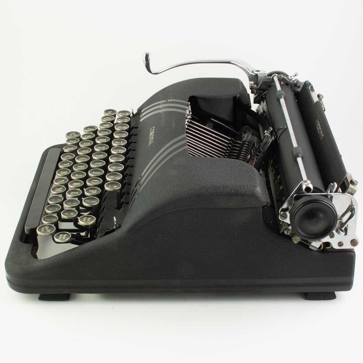 smith corona sterling black typewriter (1939) smith corona sterling black typewriter (1939)