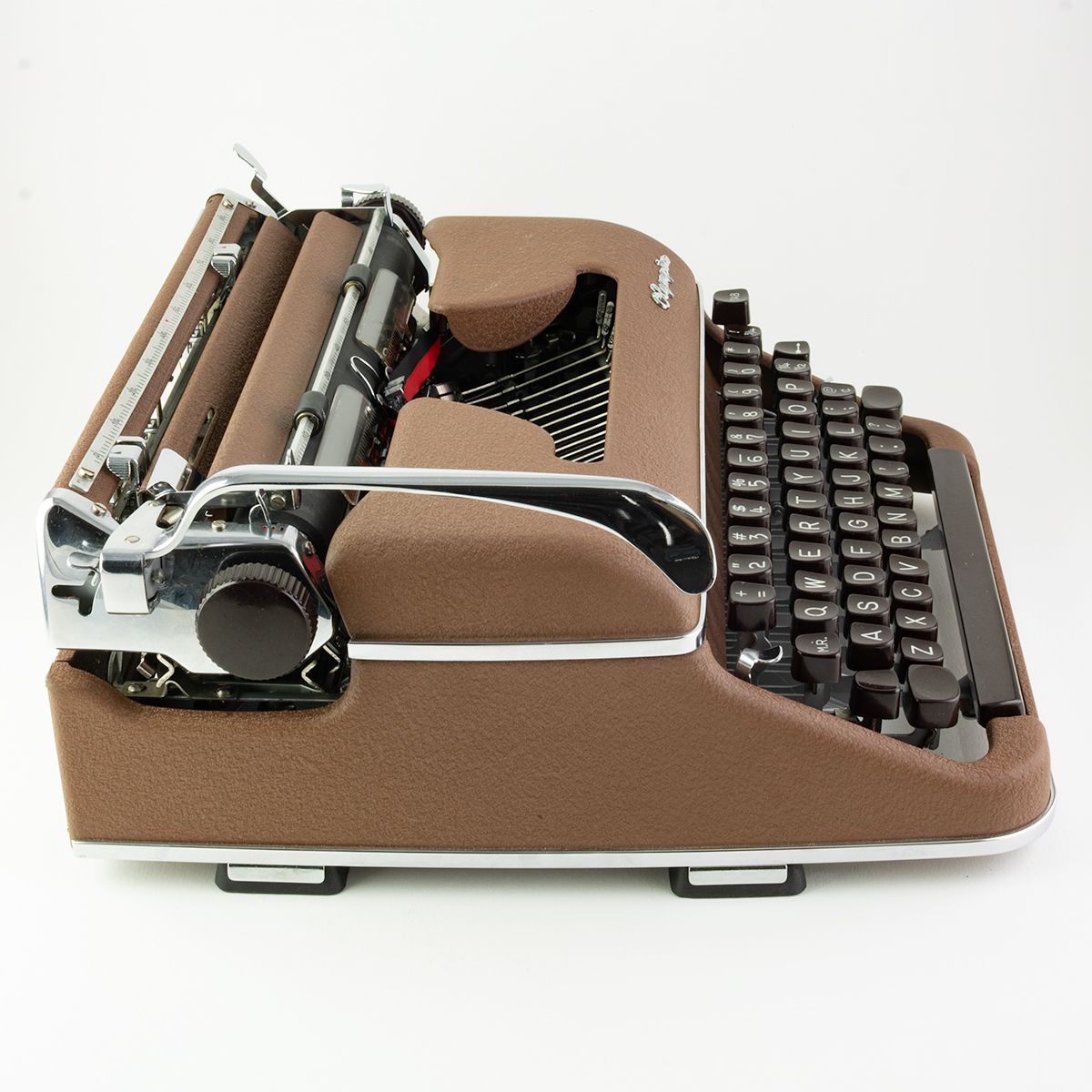 olympia sm 3 brown typewriter (1958) olympia sm 3 brown typewriter (1958)