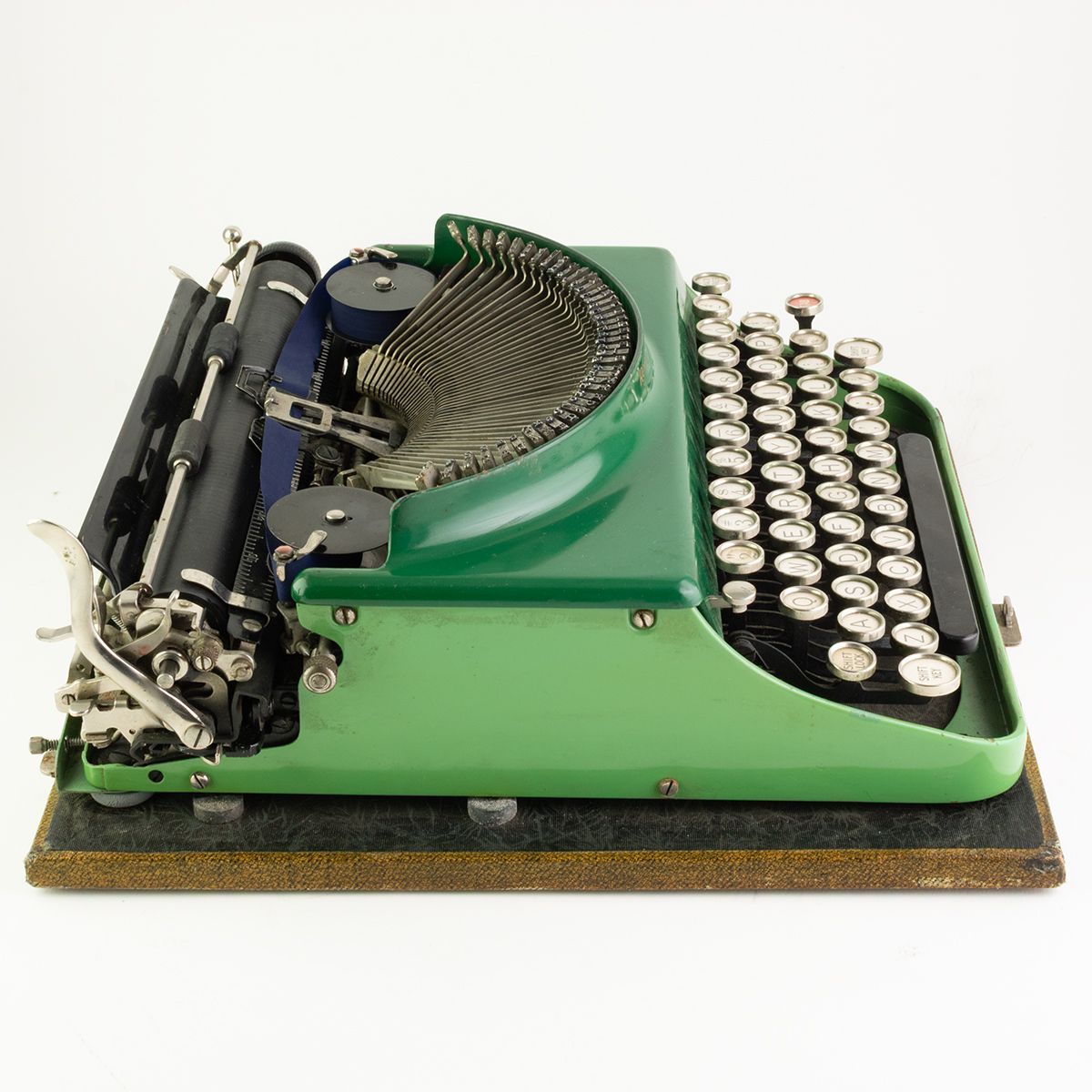remington portable green typewriter (1931) remington portable green typewriter (1931)