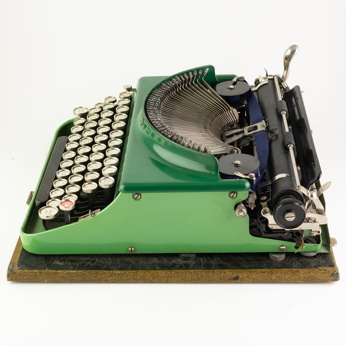 remington portable green typewriter (1931) remington portable green typewriter (1931)
