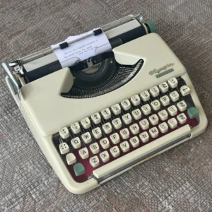 serviced olympia splendid 33 typewriter