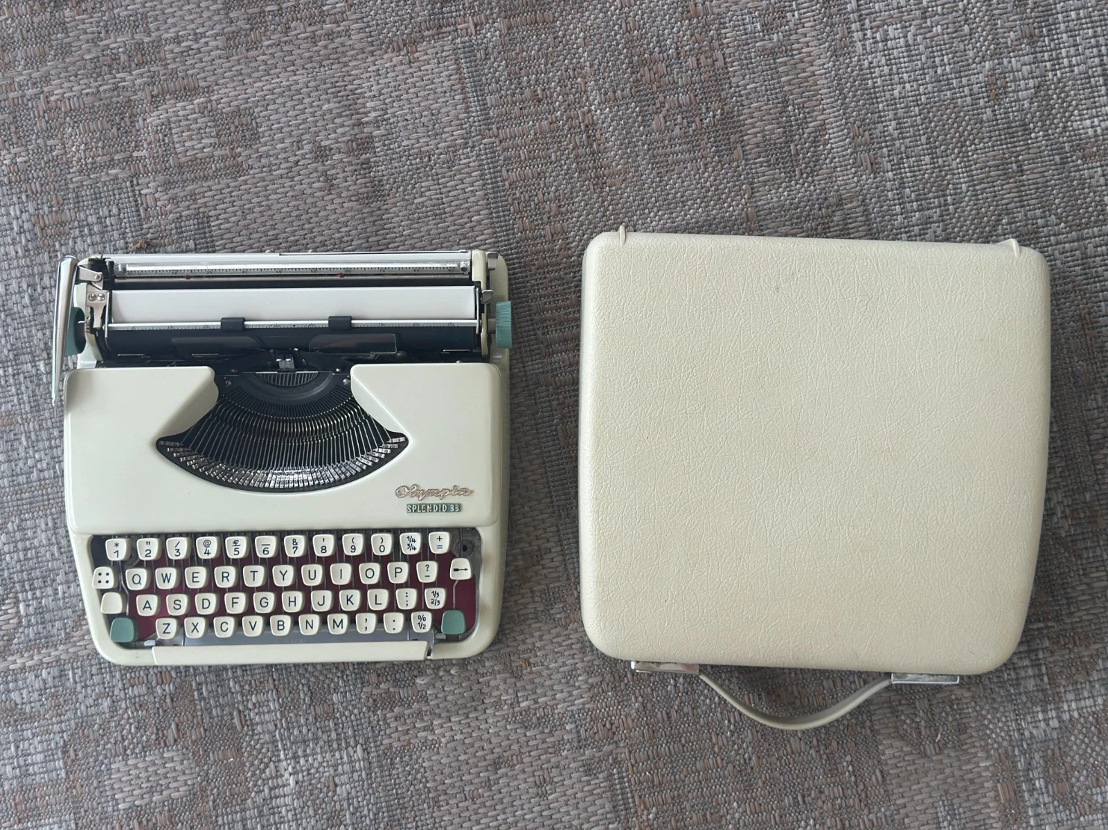 serviced olympia splendid 33 typewriter serviced olympia splendid 33 typewriter
