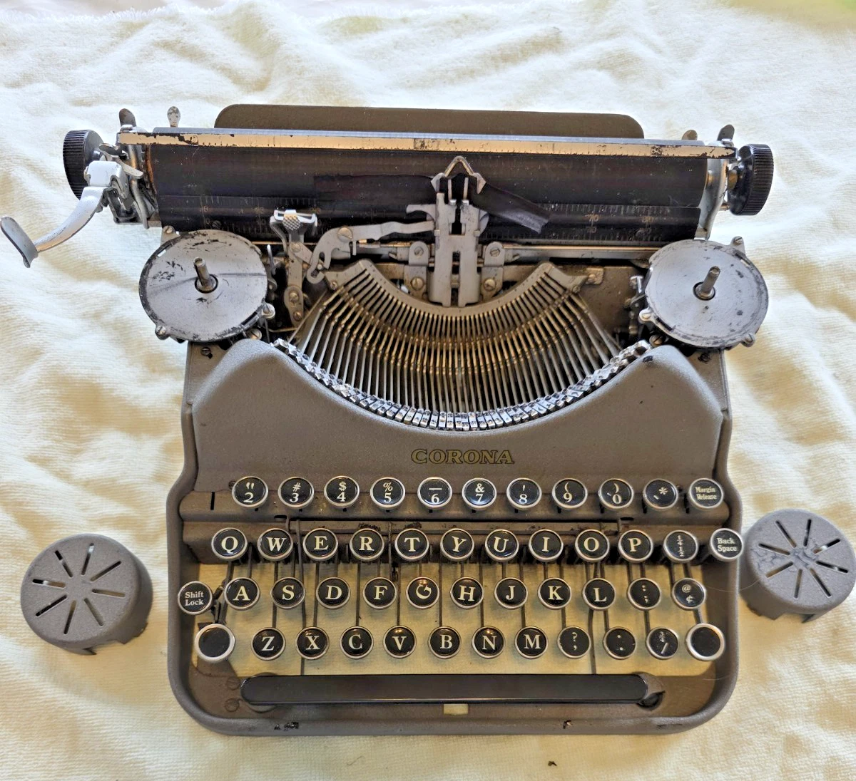 corona 4 gray portable typewriter, 1928, types like a charm. corona 4 gray portable typewriter, 1928, types like a charm.