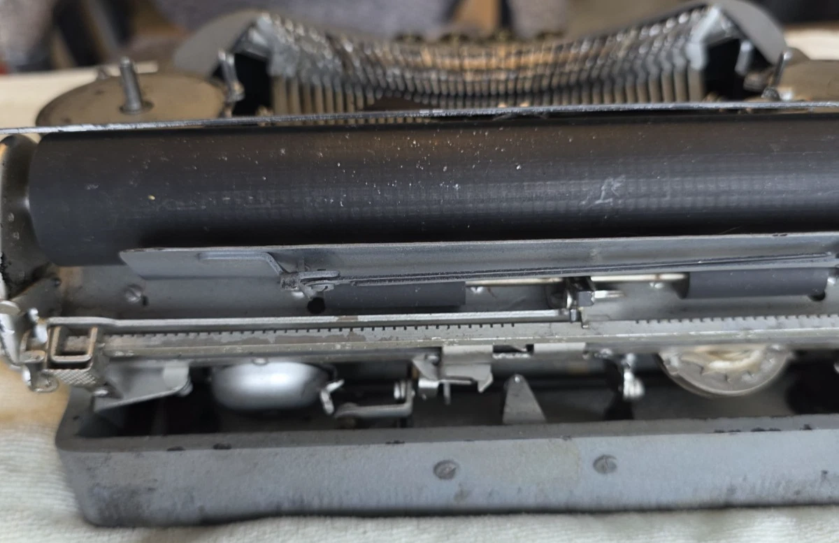 corona 4 gray portable typewriter, 1928, types like a charm. corona 4 gray portable typewriter, 1928, types like a charm.